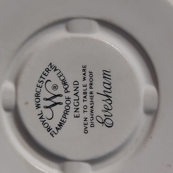 Royal worcester  evesham gold trim round Casserole dish with lid - Picture 7 of 9